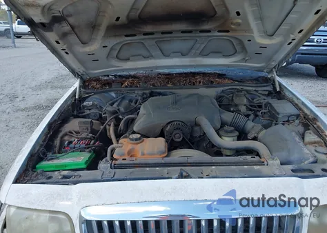 1999 Mercury Grand Marquis Gs z USA, uszkodzony, nr VIN 2MEFM74W7XX734151